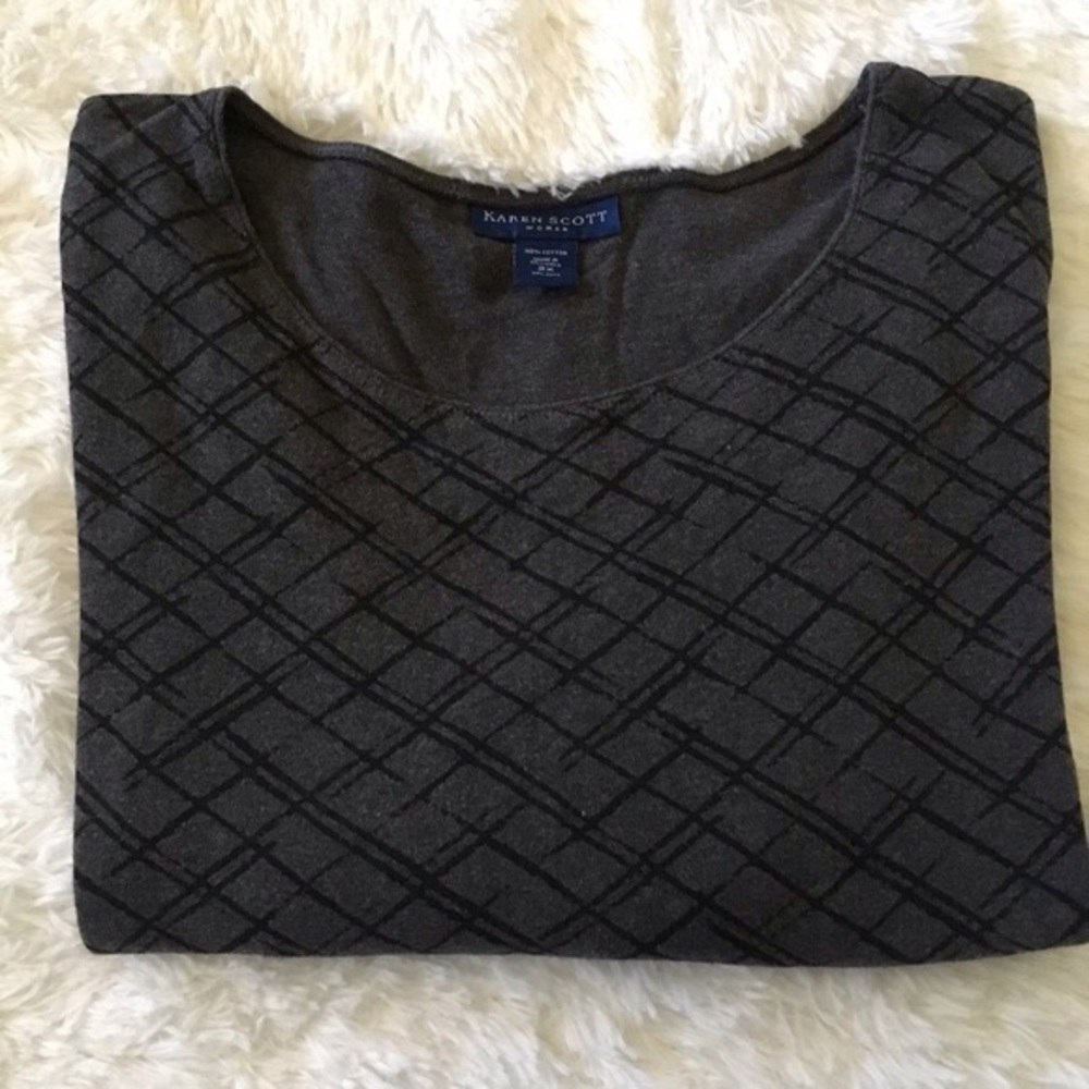 Scoop-neck Karen Scott top